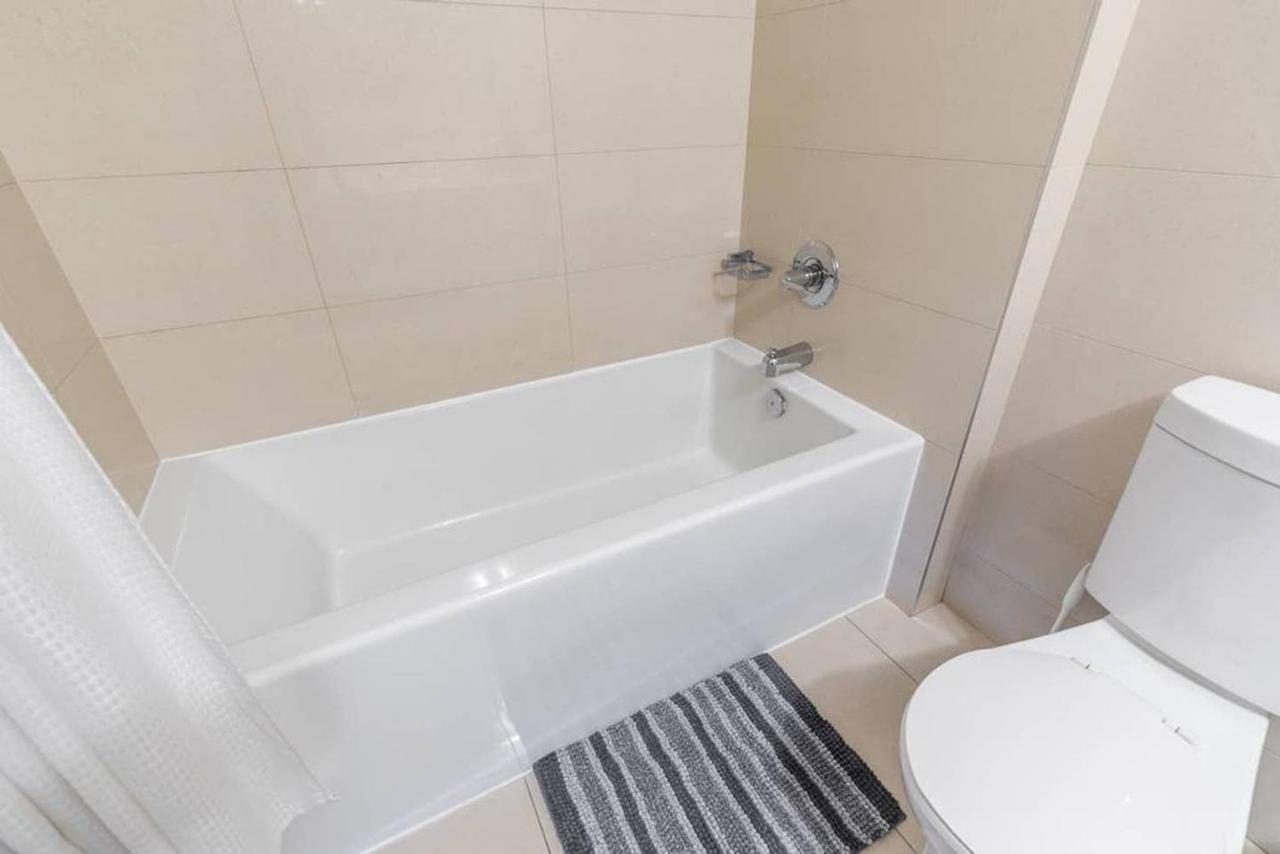 Stunning Views Of Downtown - Luxury High Rise With King Bed! Villa Toronto Eksteriør bilde